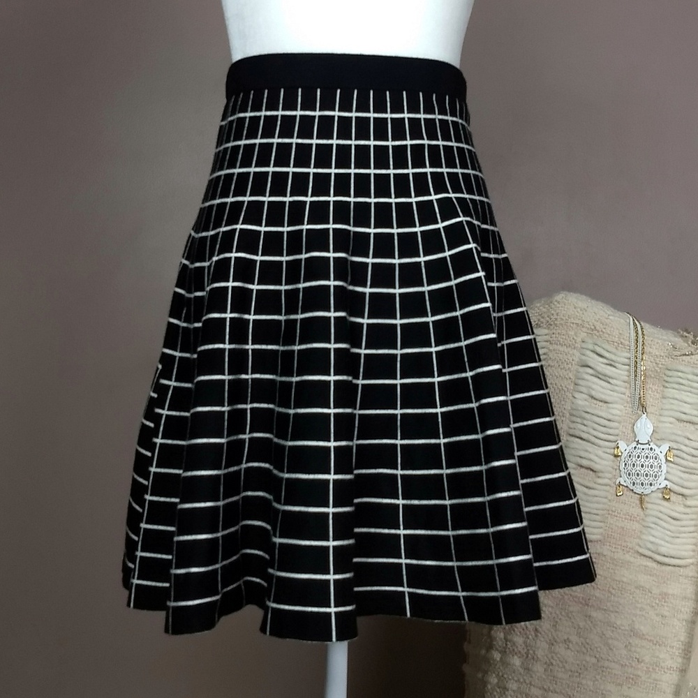 Chelsea & Theodore Checked Knitted Circle Skirt A2